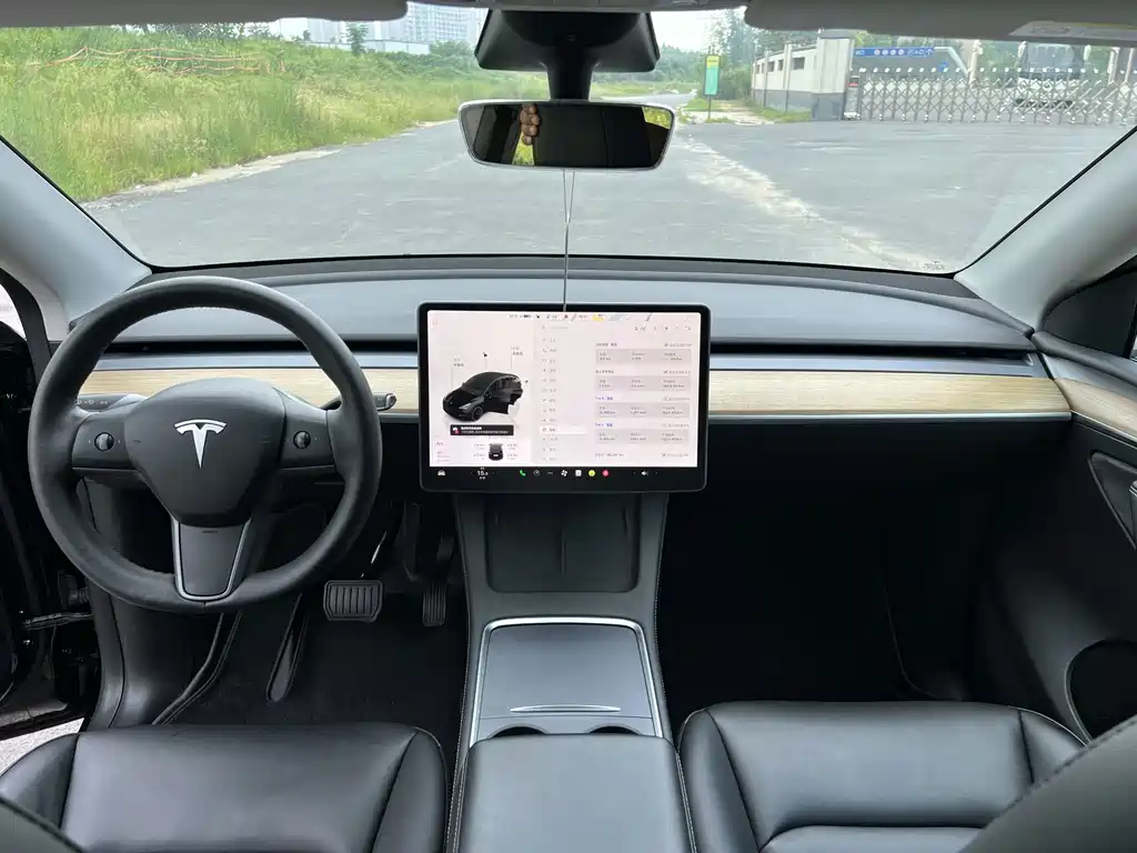 Tesla Model Y 2023 — фото 13