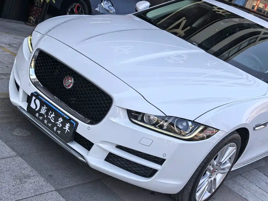Jaguar XEL 2019 — фото 23