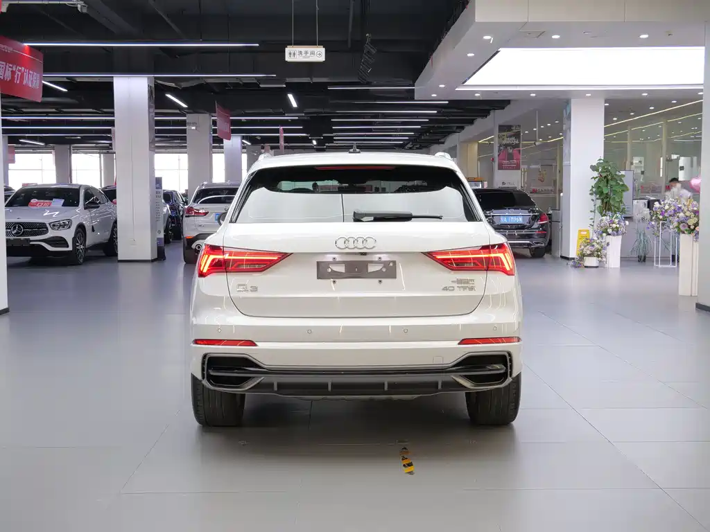 Audi Q3 2023 — фото 16