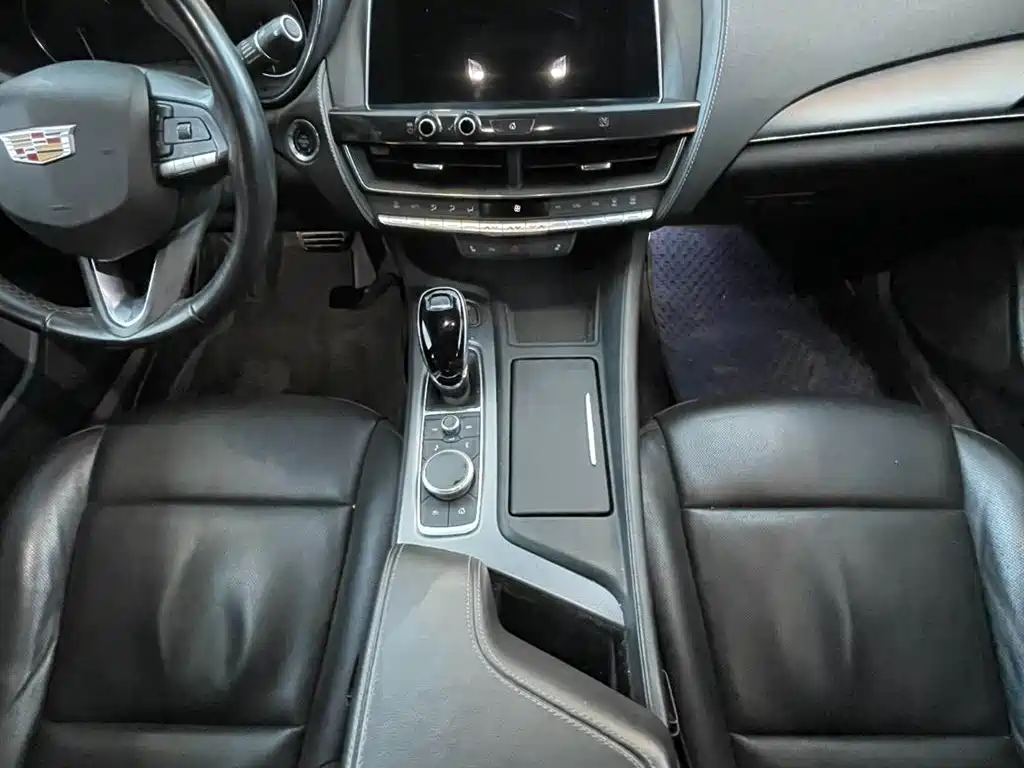 Cadillac CT5 2021 — фото 15