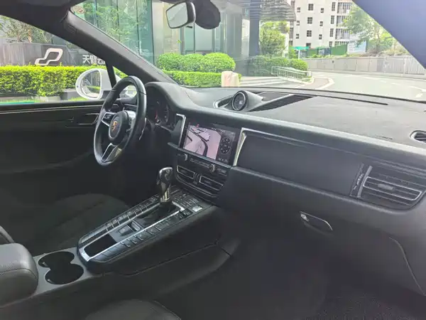 Porsche Macan 2022