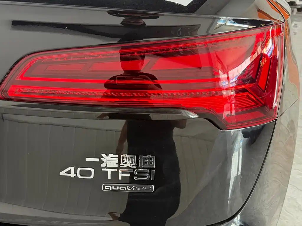 Audi Q5L 2023 — фото 13