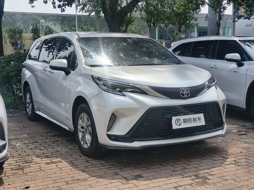 Toyota Granvia 2024