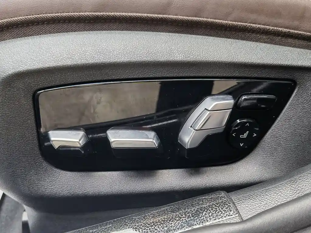 BMW 5 Series New Energy 2020 — фото 17