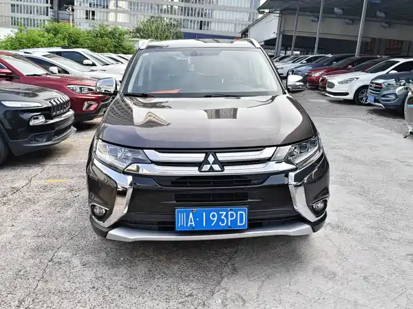 Mitsubishi Outlander 2016