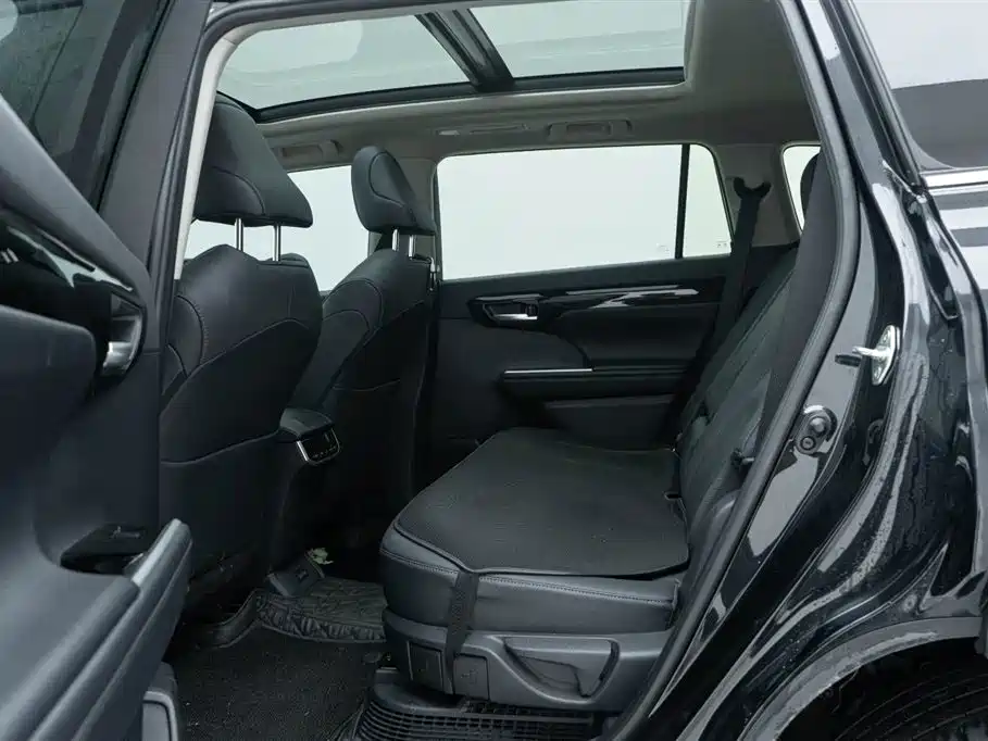 Toyota Highlander 2024 — фото 15
