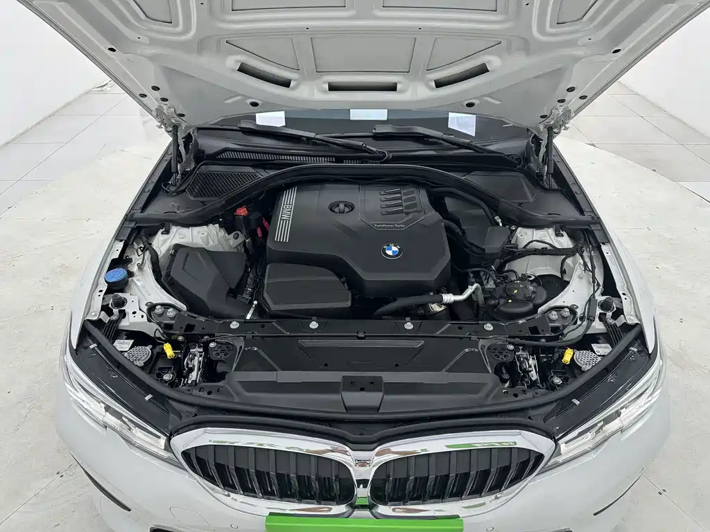 BMW 3 Series 2022 — фото 17