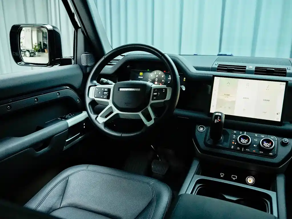 Land Rover Defender 2024 — фото 11