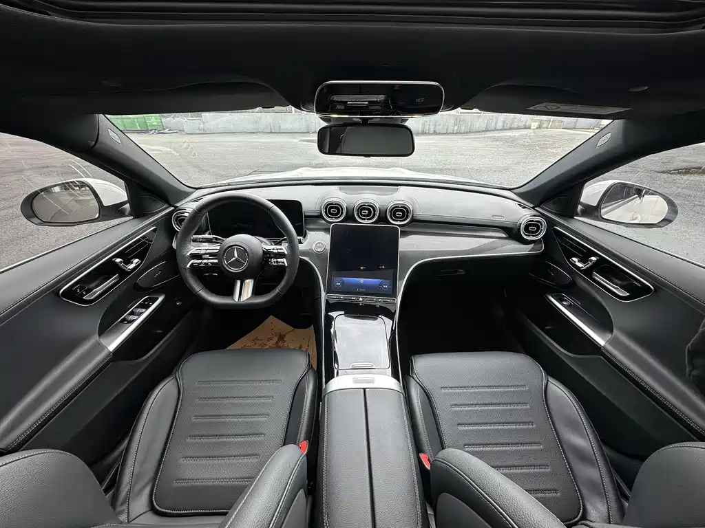 Mercedes-Benz C-Class 2024