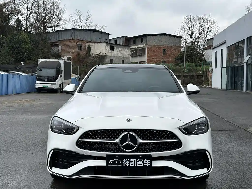 Mercedes-Benz C-Class 2024