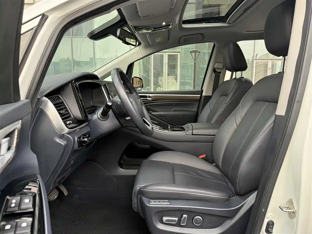 GAC Motor Trumpchi M8 2021 — фото 15