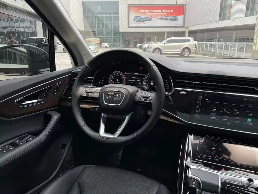 Audi Q7 2023 — фото 13