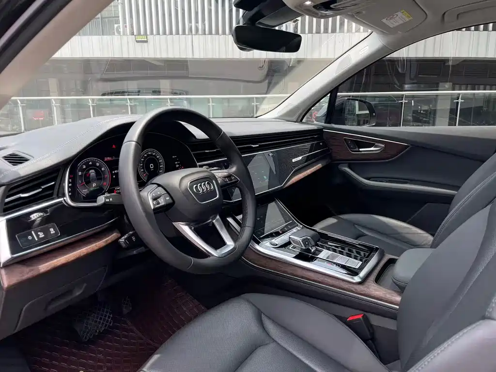 Audi Q7 2023 — фото 9