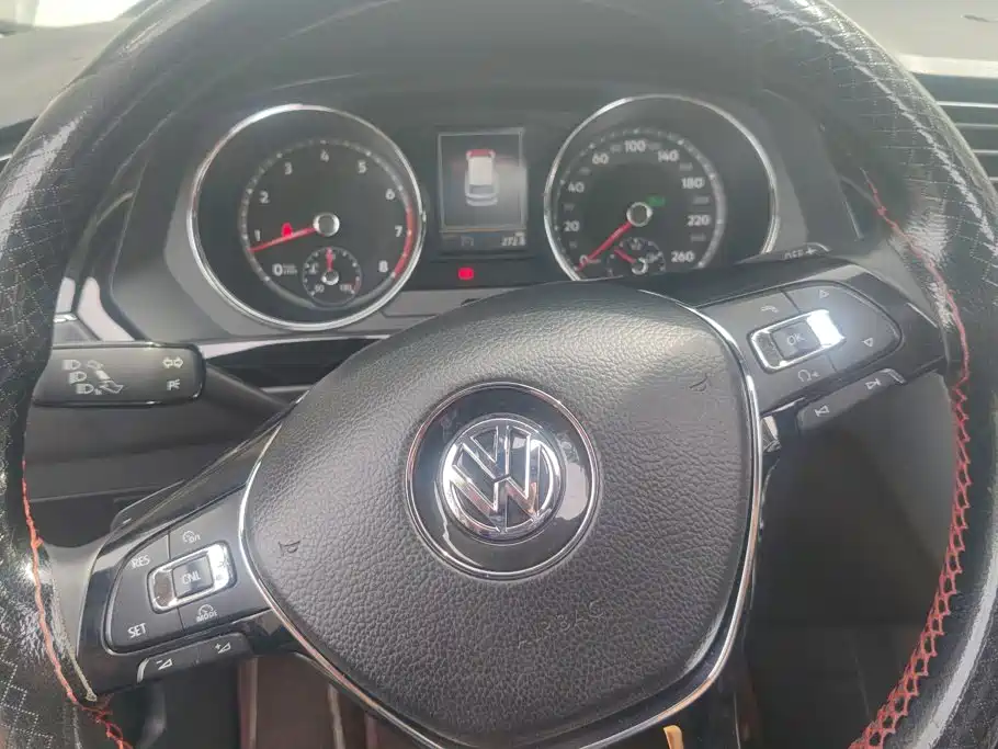 Volkswagen Tiguan L 2017 — фото 15