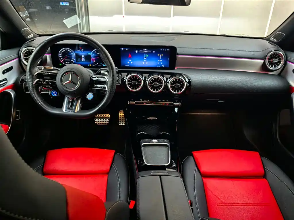 Mercedes-Benz CLA AMG 2025 — фото 6