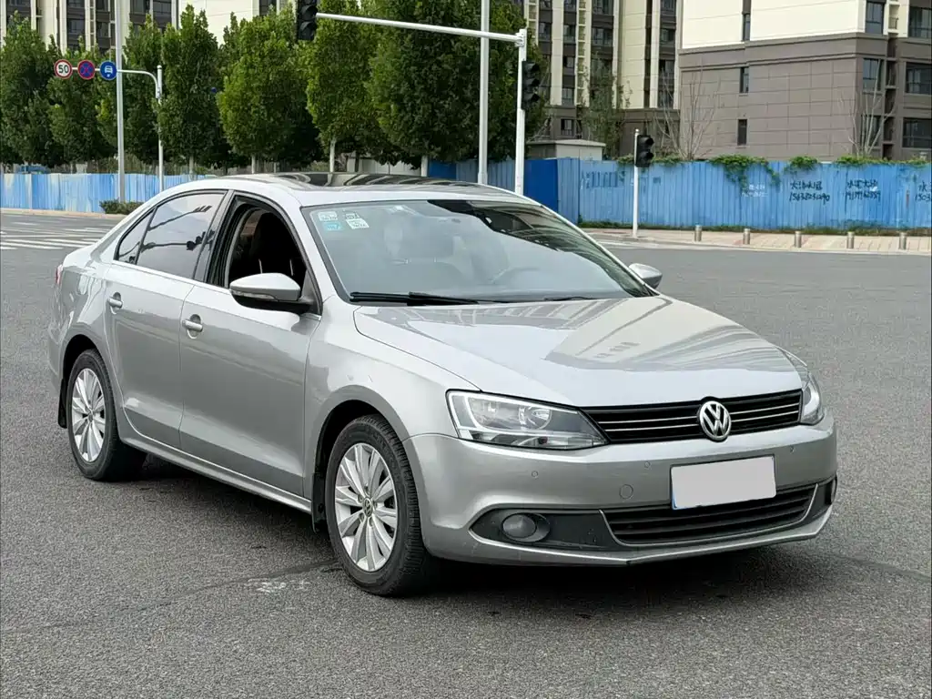 Volkswagen Sagitar 2014
