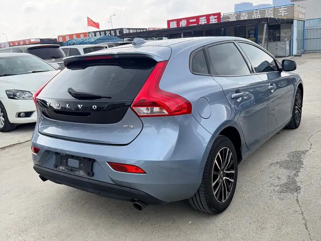 Volvo V40 2017 — фото 4