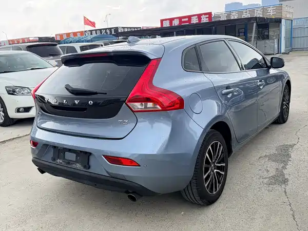 Volvo V40 2017