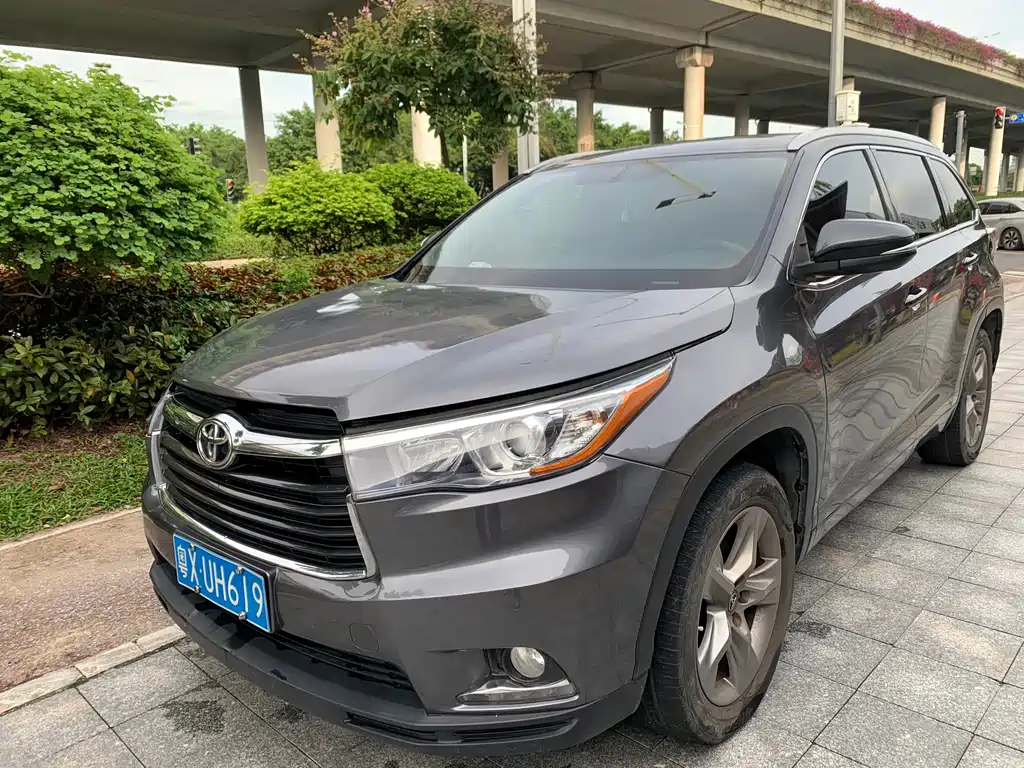 Toyota Highlander 2015 — фото 1