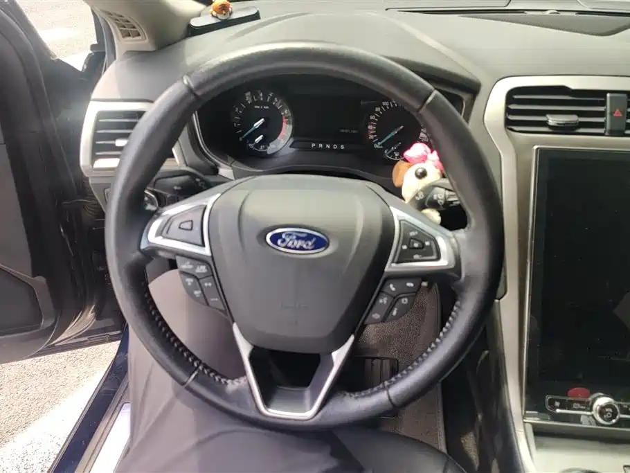 Ford Mondeo 2021 — фото 15