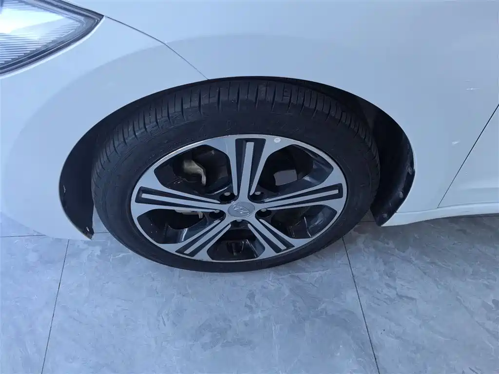 Hyundai Elantra 2019 — фото 25