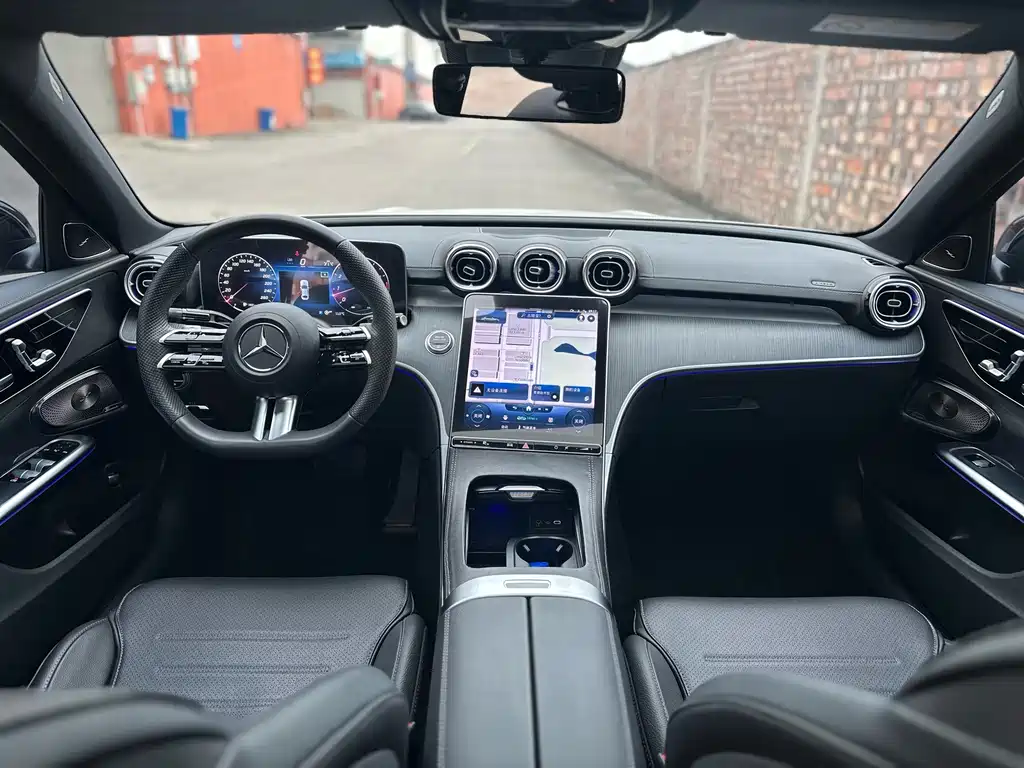 Mercedes-Benz C-Class 2023 — фото 7