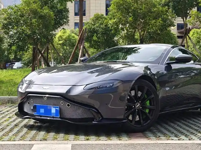 Aston Martin V8 Vantage 2020 — фото 5