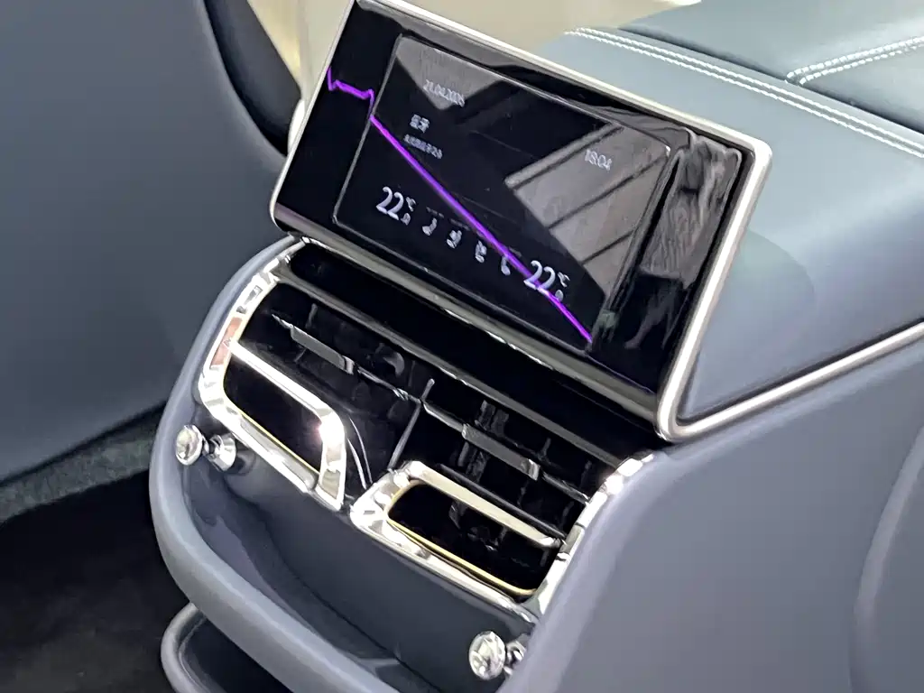 Bentley Flying Spur 2021 — фото 15