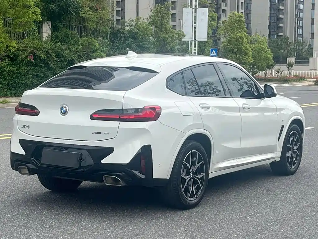 BMW X4 2022 — фото 7