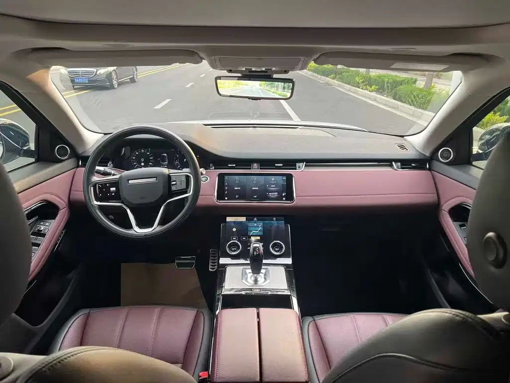 Land Rover Evoque 2022 — фото 11