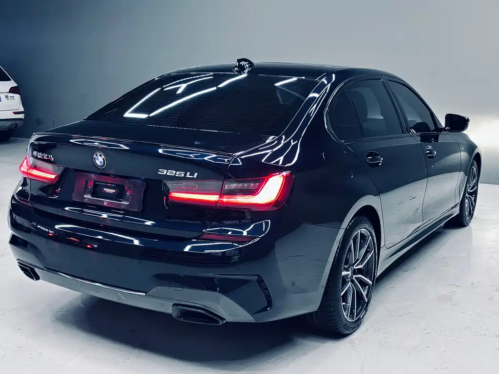 BMW 3 Series 2021