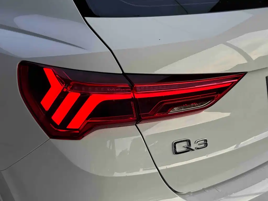 Audi Q3 2023 — фото 43