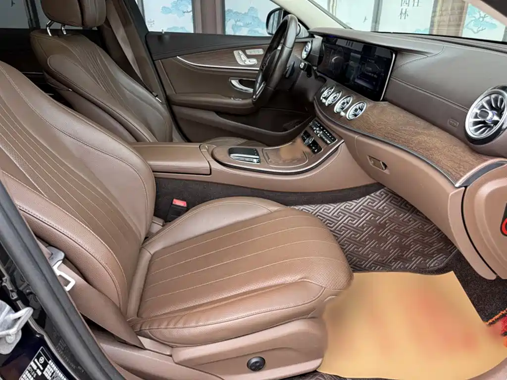 Mercedes-Benz E-Class 2019 — фото 12