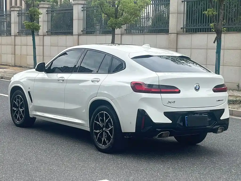 BMW X4 2022 — фото 9