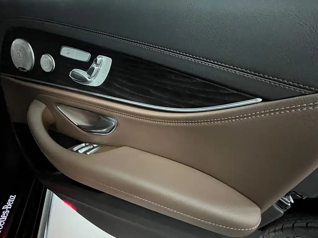 Mercedes-Benz E-Class 2023 — фото 16