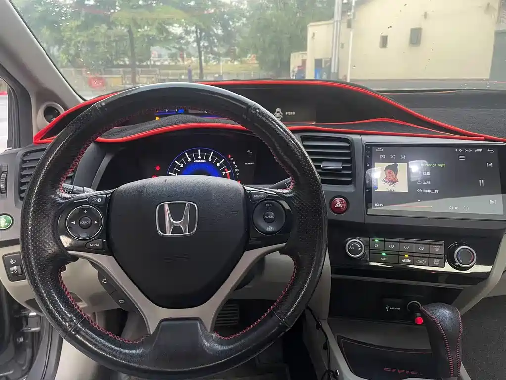 Honda Civic 2014 — фото 17