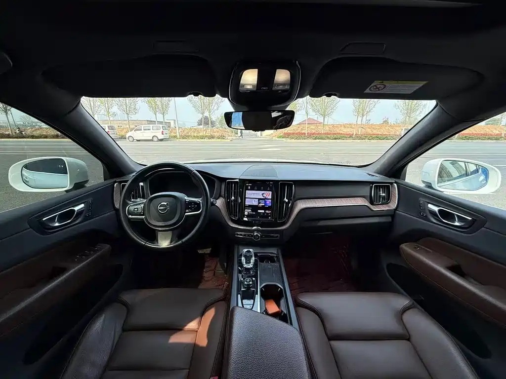 Volvo XC60 2022
