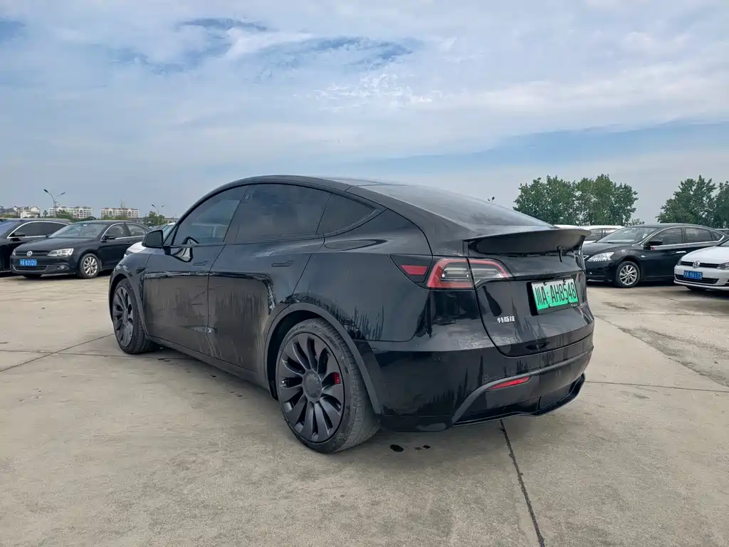 Tesla Model Y 2023