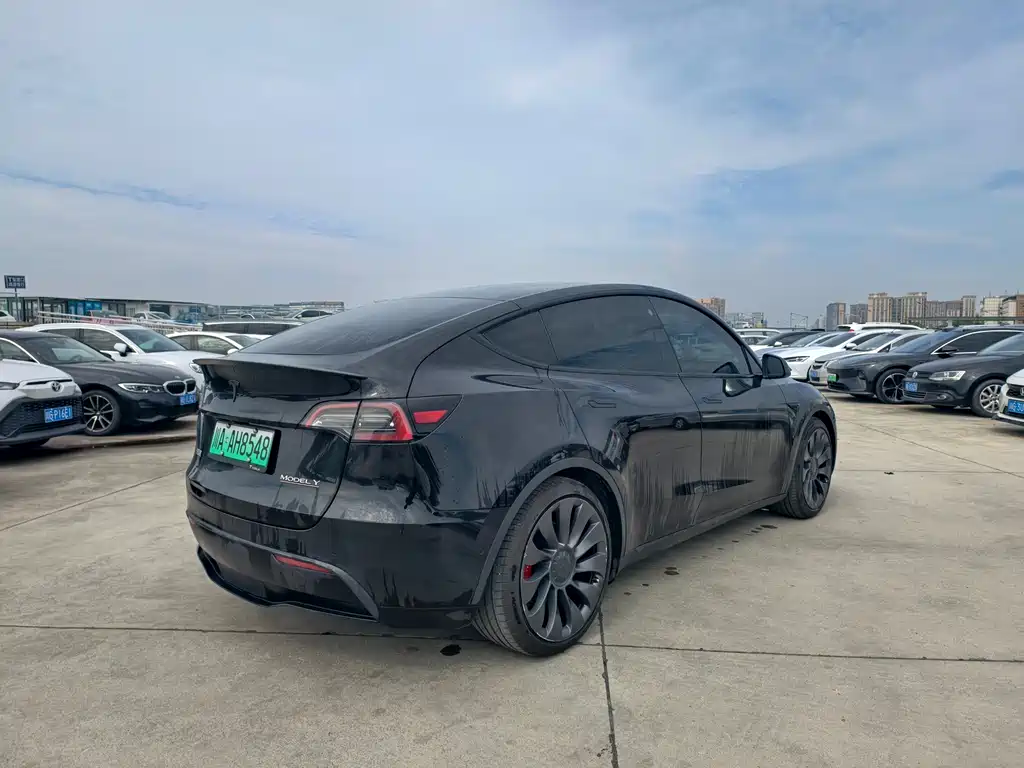 Tesla Model Y 2023