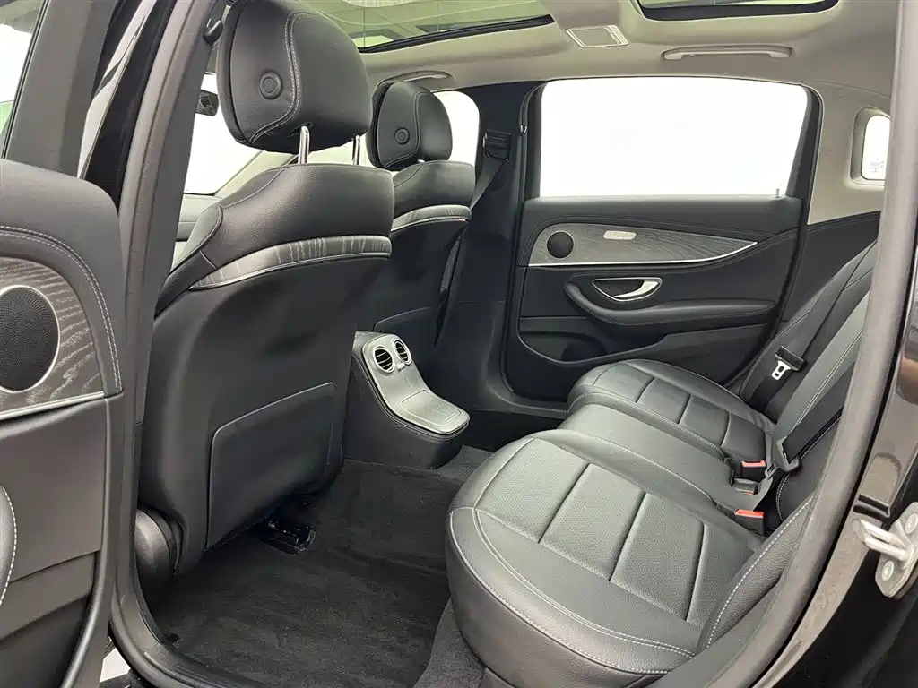 Mercedes-Benz E-Class 2023