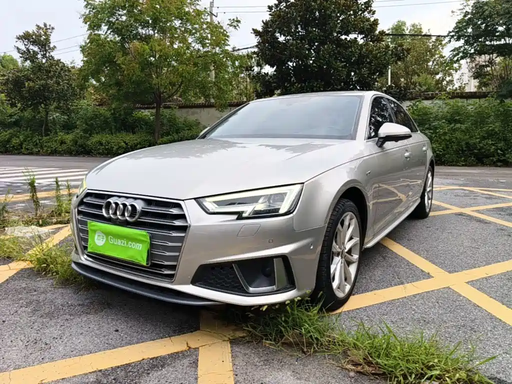 Audi A4L 2020