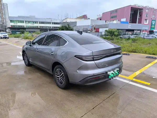 BYD Seal 05 DM-i 2025