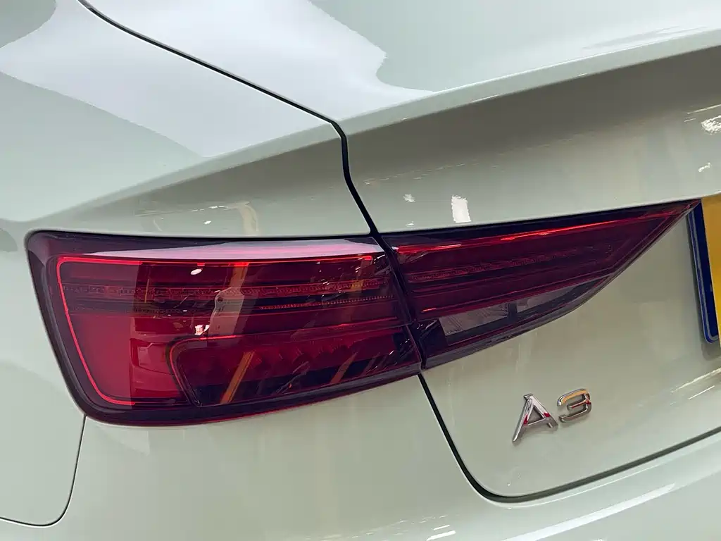 Audi A3 2019 — фото 10