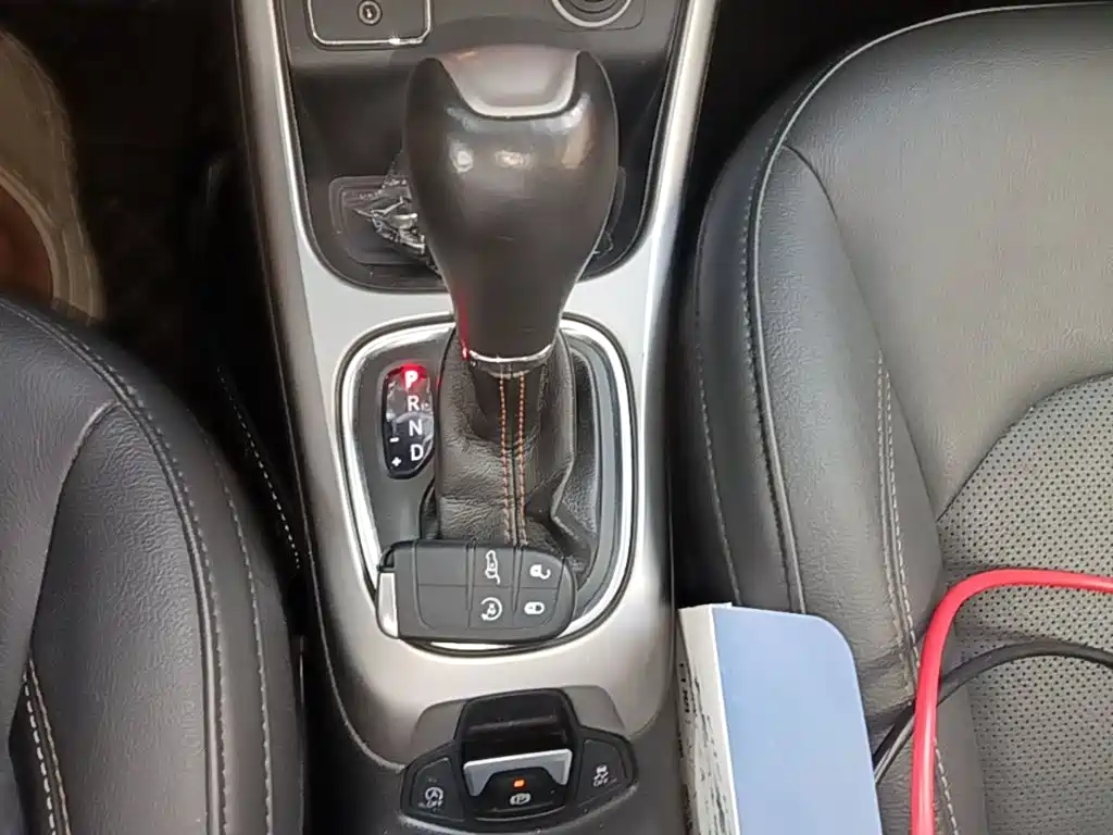 Jeep Compass 2017 — фото 14