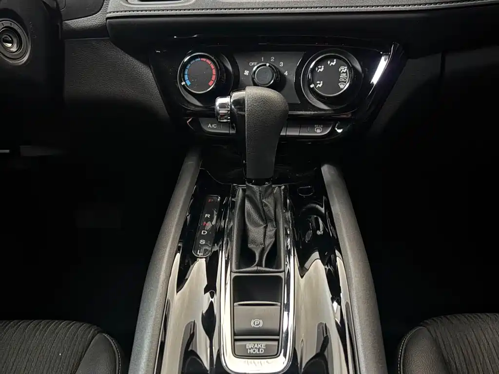 Honda Vezel 2022 — фото 15