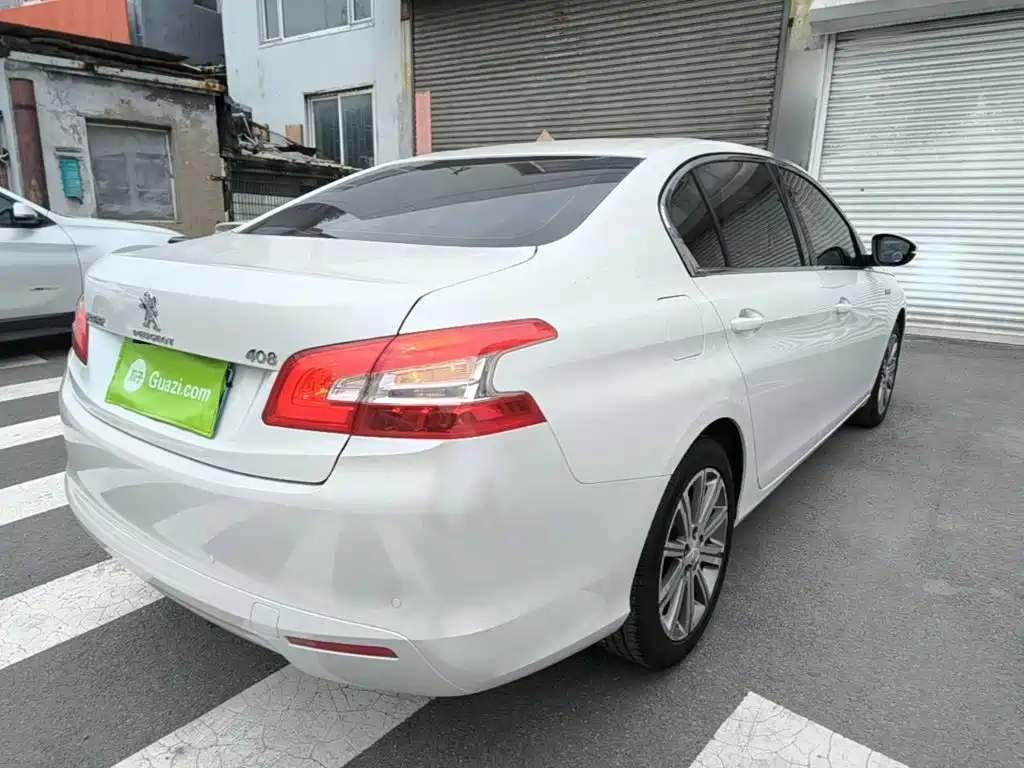Peugeot 408 2016