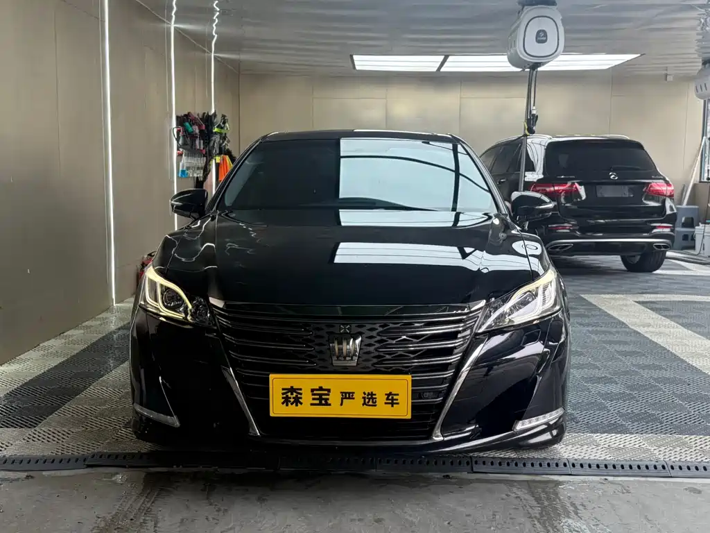Toyota Crown 2019