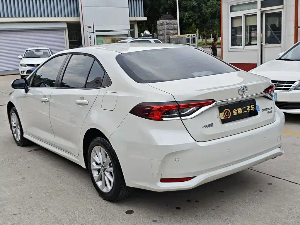 Toyota Corolla 2021 — фото 2