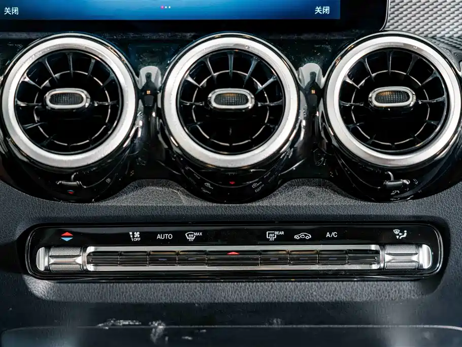 Mercedes-Benz GLB 2024 — фото 11
