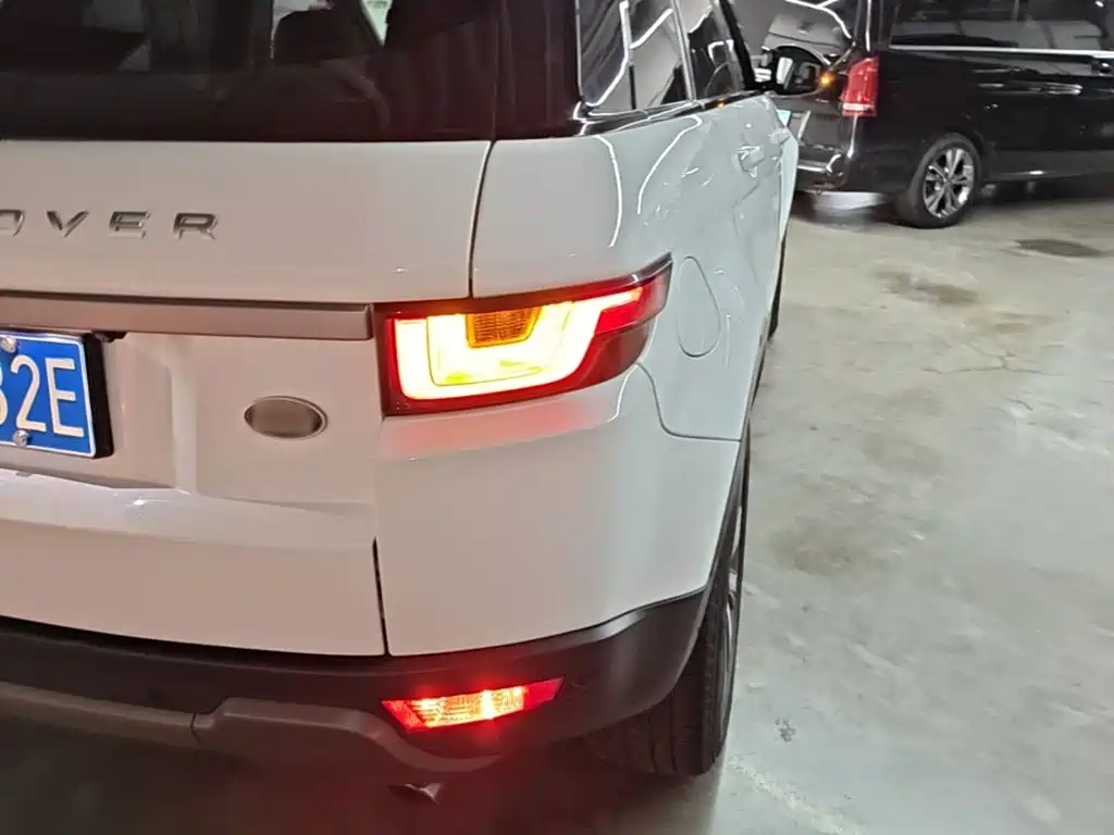 Land Rover Range Rover Evoque 2019 — фото 8